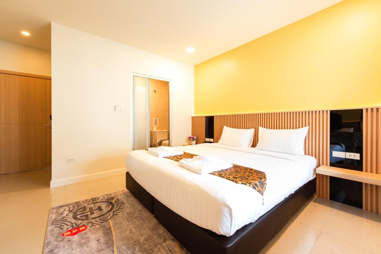The Golden Ville Boutique Hotel And Spa Pattaya Exterior photo